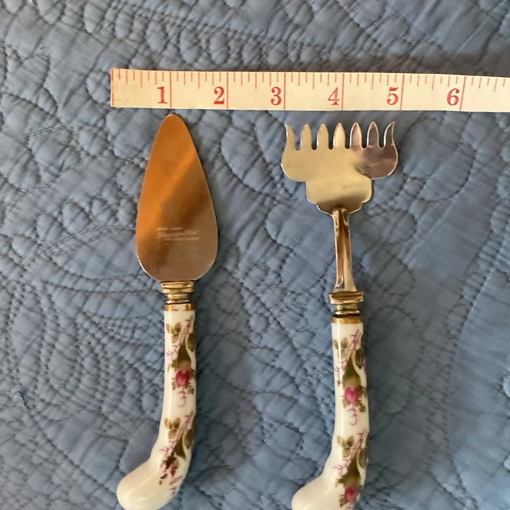 Vintage Sheffield Made In England Gold Trim Porcelain Handle Hostess Serving Set